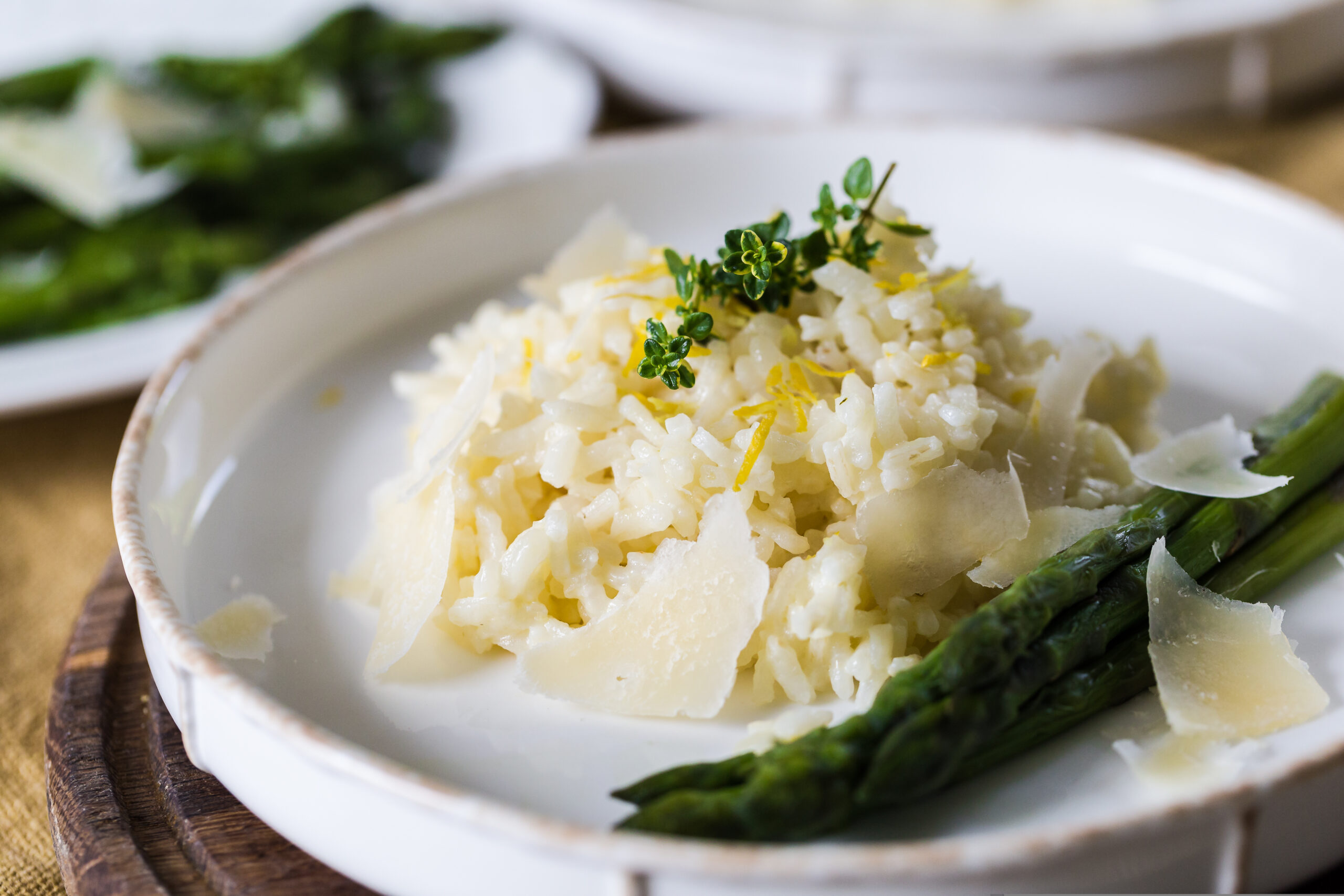 Risotto de Aspargos com Limão Siciliano: Frescor e Sofisticação Italiana